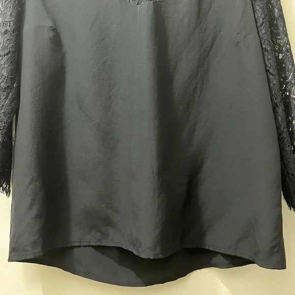 Sézane Adeline Blouse in Noir, FR Size 40 (US 8) - Picture 11 of 15